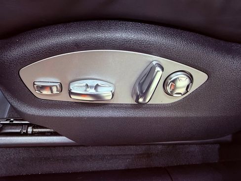 Used 2022 Porsche Macan AWD/4WD image 23