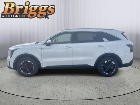 Used 2025 Kia Sorento S FWD image 4