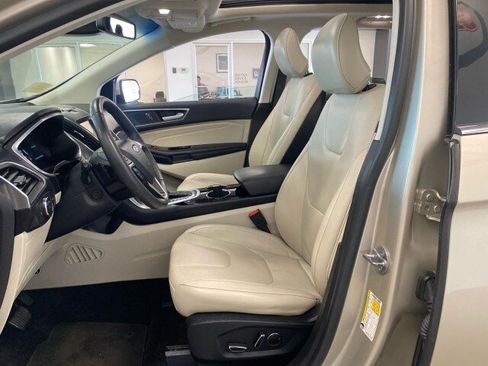 Used 2018 Ford Edge Titanium w/ Equipment Group 301A FWD image 15