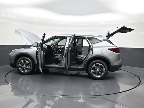 Used 2024 Chevrolet Blazer LT FWD image 35