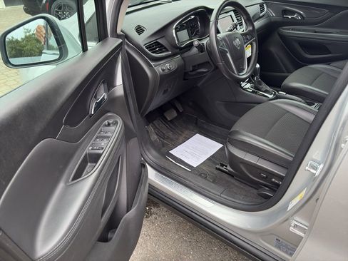 Used 2022 Buick Encore Preferred w/ Safety Package image 9