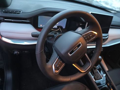 Used 2024 Jeep Compass Limited w/ Elite Group image 11