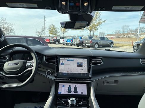 New 2026 Jeep Grand Wagoneer Summit AWD/4WD image 3