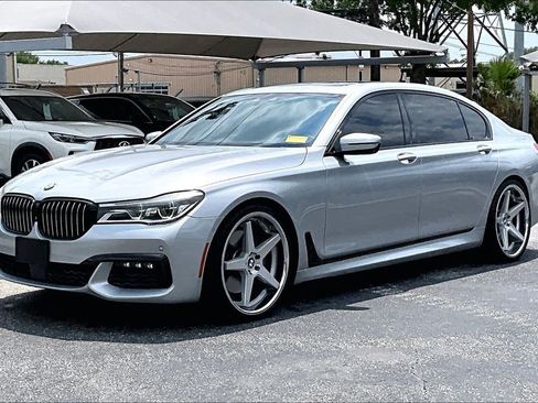Used 2017 BMW 750i RWD image 3