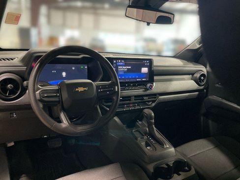 Used 2024 Chevrolet Colorado W/T image 17