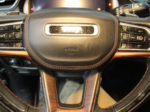 Used 2021 Jeep Grand Cherokee L Summit w/ Luxury Tech Group V image 25