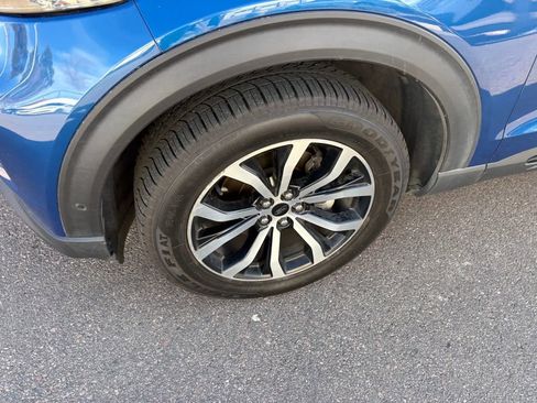 Used 2020 Ford Explorer ST w/ Premium Technology Package image 9