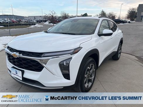 New 2026 Chevrolet Trax LT image 4