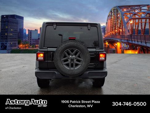 Used 2025 Jeep Wrangler Sport S image 4