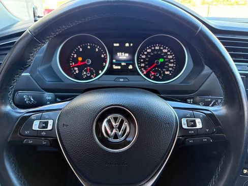 Used 2019 Volkswagen Tiguan SE image 16