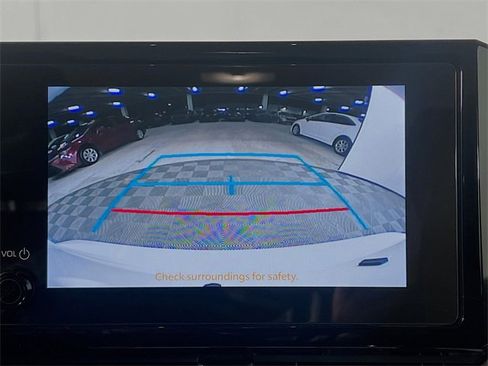 Used 2025 Toyota Corolla LE image 21