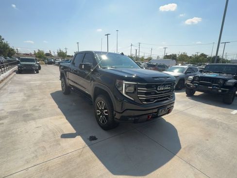 Used 2022 GMC Sierra 1500 AT4 w/ AT4 Premium Package AWD/4WD image 1