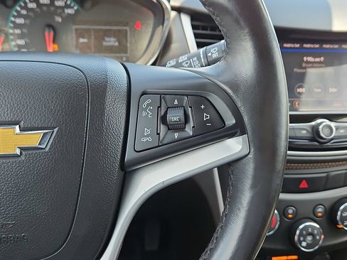 Used 2022 Chevrolet Trax LT w/ Driver Confidence Package AWD/4WD image 19
