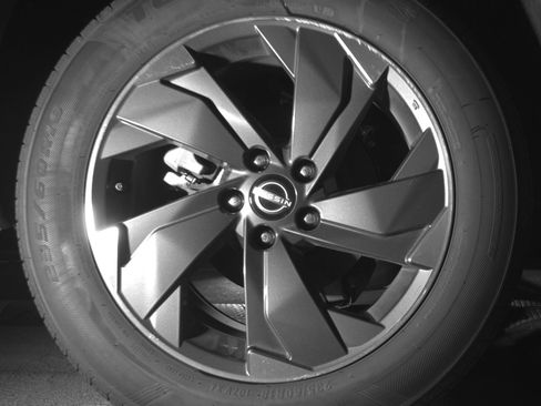 Used 2025 Nissan Rogue SV FWD image 15