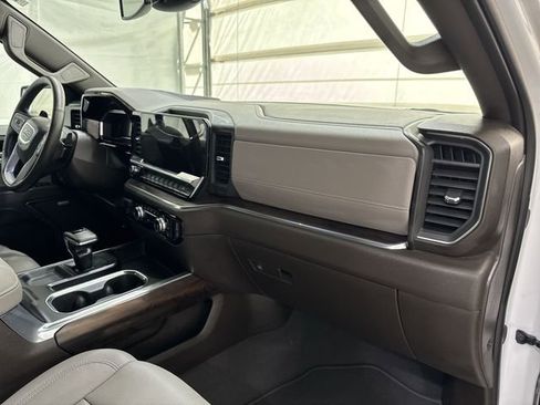 Used 2024 GMC Sierra 1500 SLT w/ SLT Premium Plus Package AWD/4WD image 29