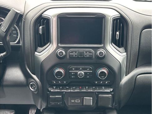 Used 2020 Chevrolet Silverado 2500 LTZ w/ LTZ Premium Package image 17