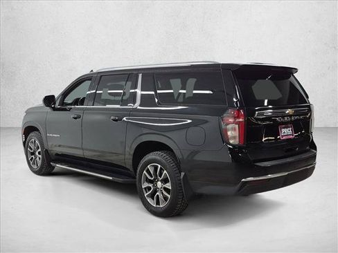 Used 2021 Chevrolet Suburban LT RWD image 8