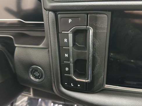 Used 2024 GMC Yukon XL Denali w/ Denali Reserve Package image 11