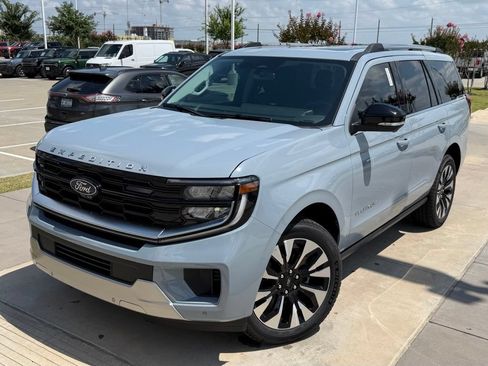 New 2026 Ford Expedition Platinum w/ Driver's Package AWD/4WD image 38