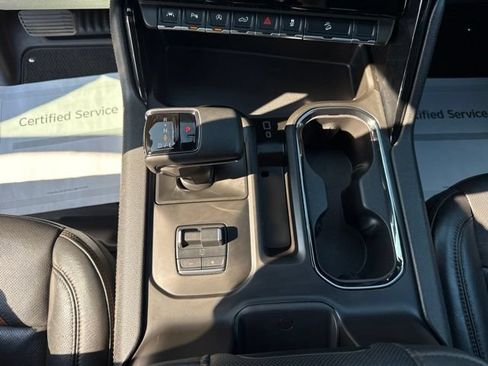 Used 2025 GMC Sierra 1500 AT4 AWD/4WD image 18