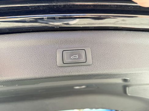 Used 2025 Audi Q3 2.0T Premium image 29