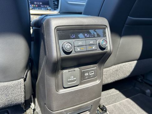 Used 2022 GMC Acadia Denali w/ Denali Ultimate Package AWD/4WD image 33