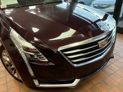 Used 2018 Cadillac CT6 Luxury image 2