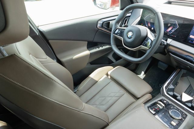 Used 2025 BMW X3 xDrive30i AWD/4WD image 23