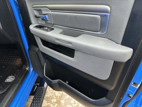 Used 2018 RAM 1500 SLT AWD/4WD image 5