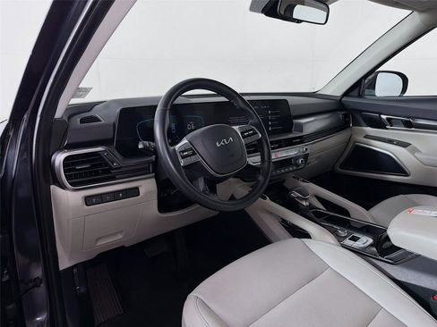 Used 2024 Kia Telluride S w/ S Sunroof Package image 9