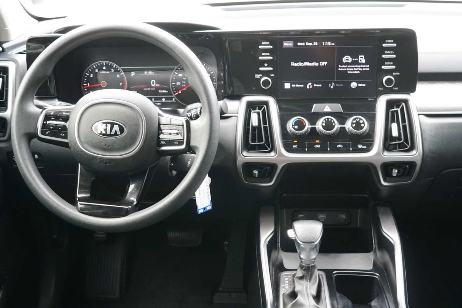 Used 2021 Kia Sorento LX FWD image 21