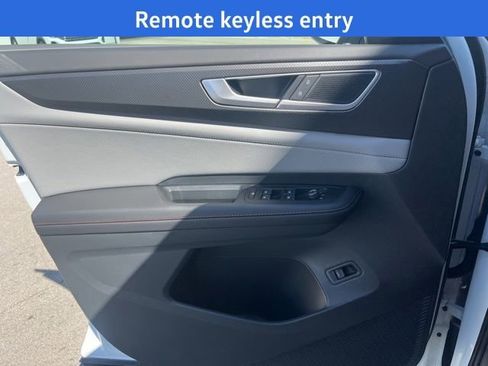 New 2026 Volkswagen Atlas Peak Edition image 7