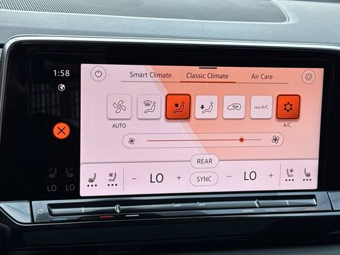 New 2025 Volkswagen Atlas Peak Edition SE image 19