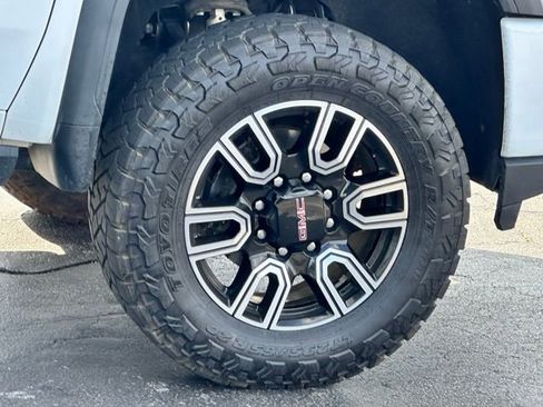 Used 2021 GMC Sierra 2500 AT4 w/ AT4 Premium Plus Package image 19