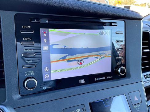 Used 2019 Toyota Sienna Limited Premium image 35