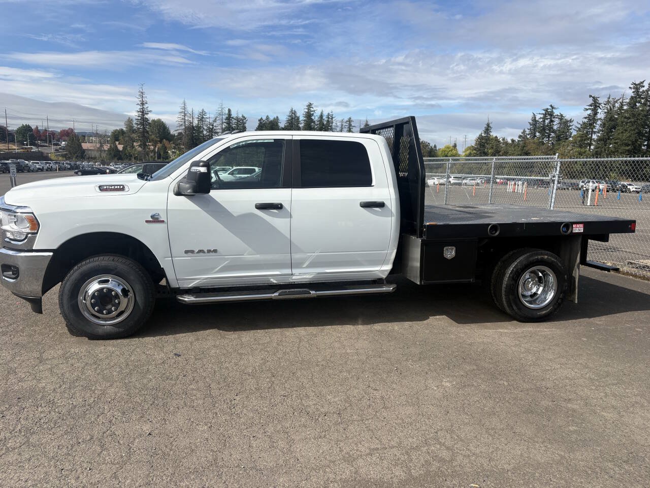 Used 2024 RAM 3500 Big Horn AWD/4WD image 1