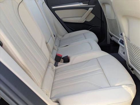 Certified 2025 Audi Q5 2.0T Premium image 18