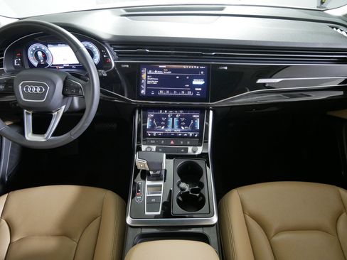 Used 2022 Audi Q7 2.0T Premium Plus w/ Premium Plus Package AWD/4WD image 10