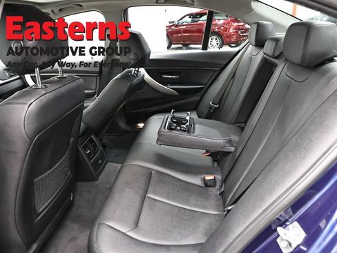 Used 2017 BMW 320i xDrive Sedan AWD/4WD image 23