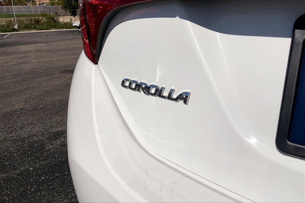 Used 2018 Toyota Corolla LE FWD image 31