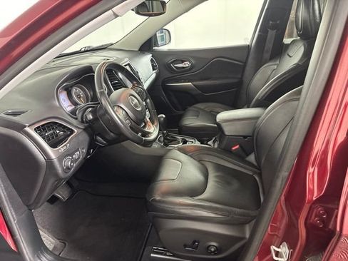 Used 2019 Jeep Cherokee Limited AWD/4WD image 16