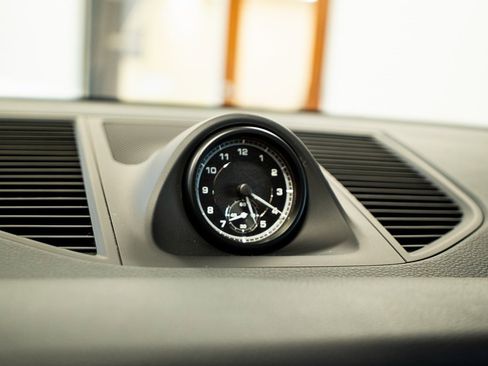 Used 2024 Porsche Macan image 34