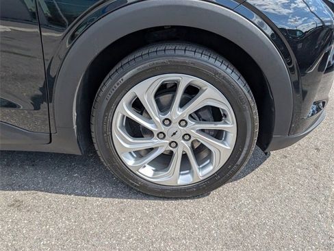 Certified 2023 Chevrolet Bolt EUV LT w/ Comfort Package image 15