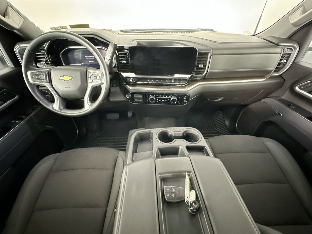 Used 2025 Chevrolet Silverado 2500 LT w/ Convenience Package AWD/4WD image 10