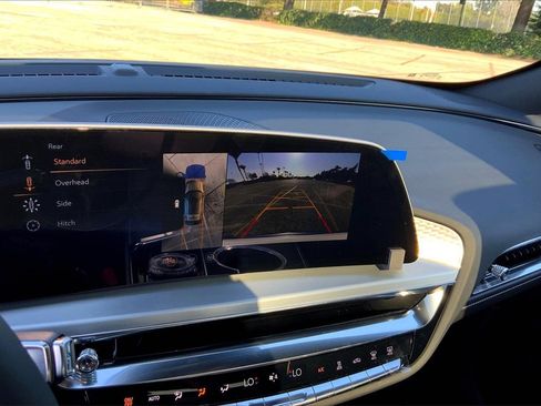 New 2025 Cadillac Lyriq Luxury image 26