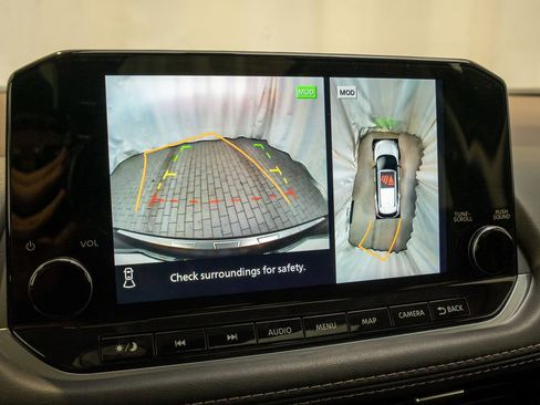 Used 2023 Nissan Rogue SL w/ SL Premium Package image 15