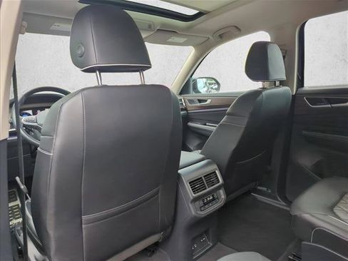 Used 2024 Volkswagen Atlas SEL Premium R-Line image 20