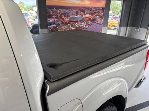 Used 2016 Nissan Frontier SV AWD/4WD image 9