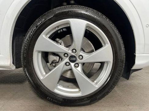 Used 2025 Audi Q5 Premium Plus w/ Premium Plus AWD/4WD image 9