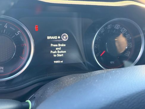 Used 2017 Dodge Challenger R/T Scat Pack RWD image 9